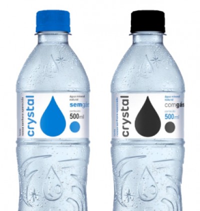 Crystal lanza la primera botella de agua mineral hecha 100% con resina reciclada en Brasil