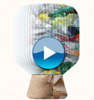 Cozy Cleo, la lámpara diseñada con plástico y cartón reutilizado