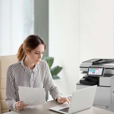 ¿Cómo impulsa la tecnología operaciones más sostenibles en el lugar de trabajo?